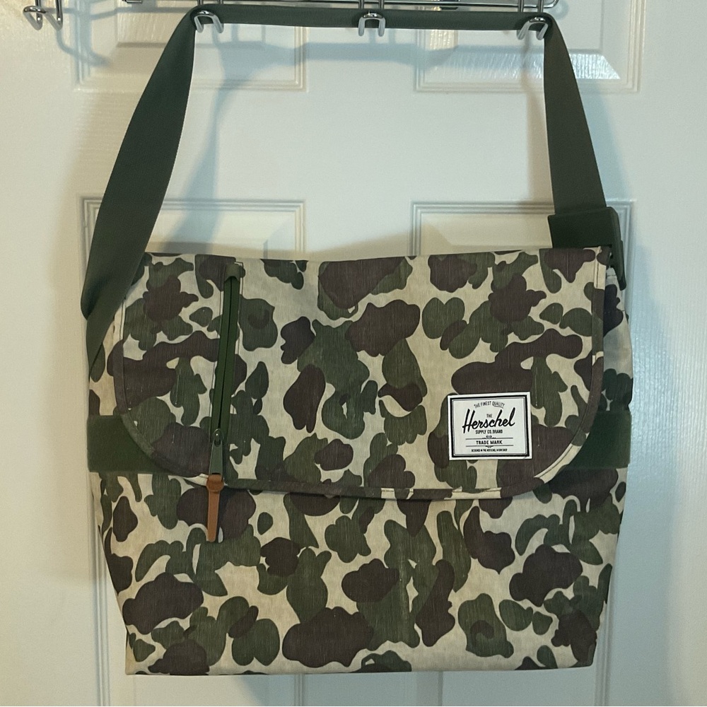 Herschel Supply Company Green Camo Messenger Bag